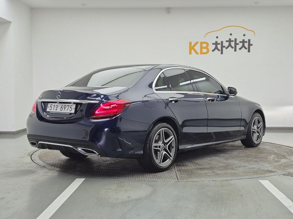 Mercedes Benz C Class - Vista 4