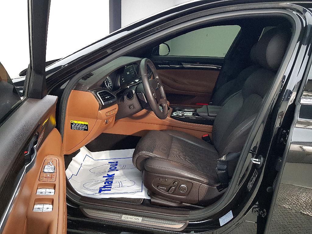 Genesis G90 - Vista 8