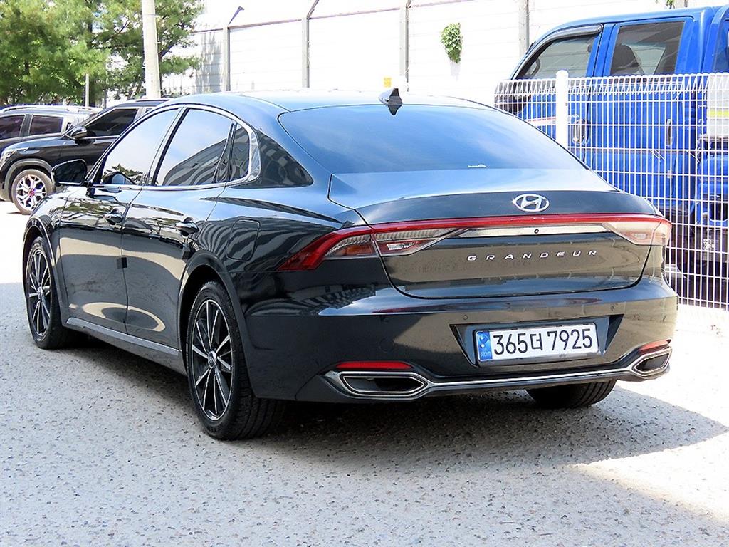 HYUNDAI Grandeur - Vista 3