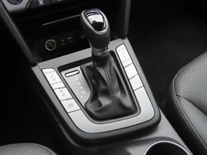 HYUNDAI Avante - Vista 12