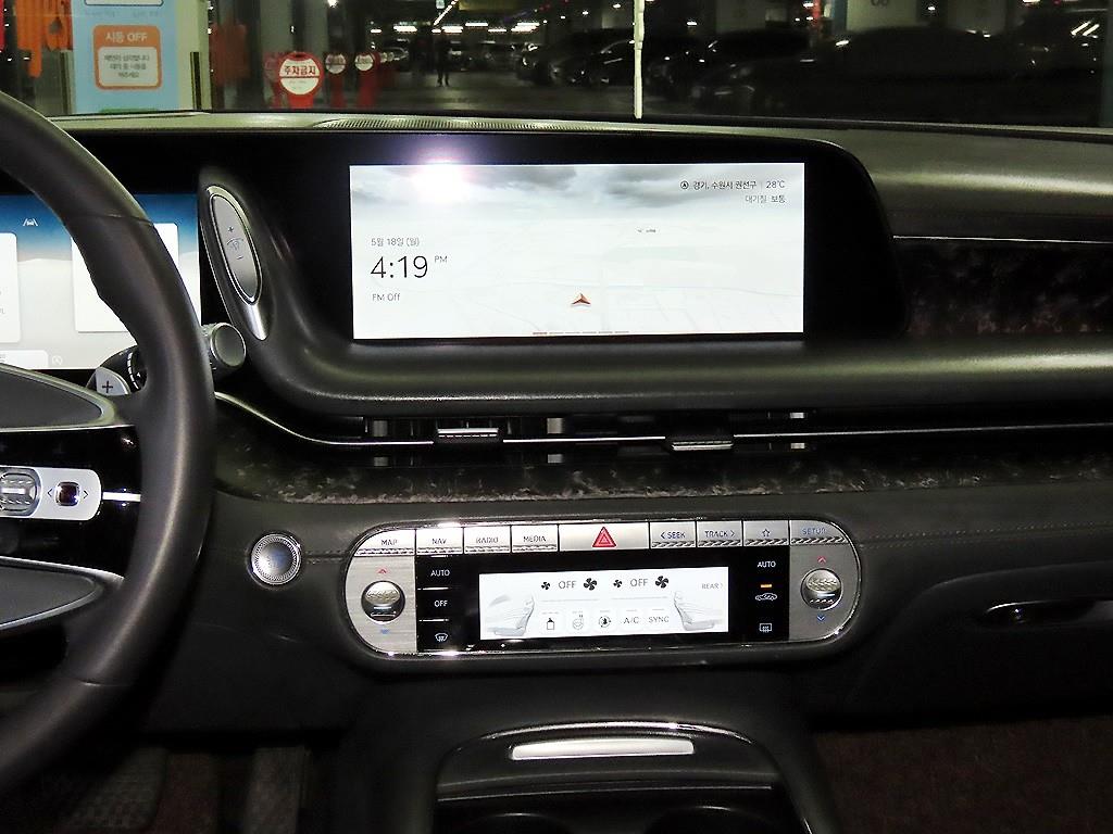 Genesis G90 - Vista 11