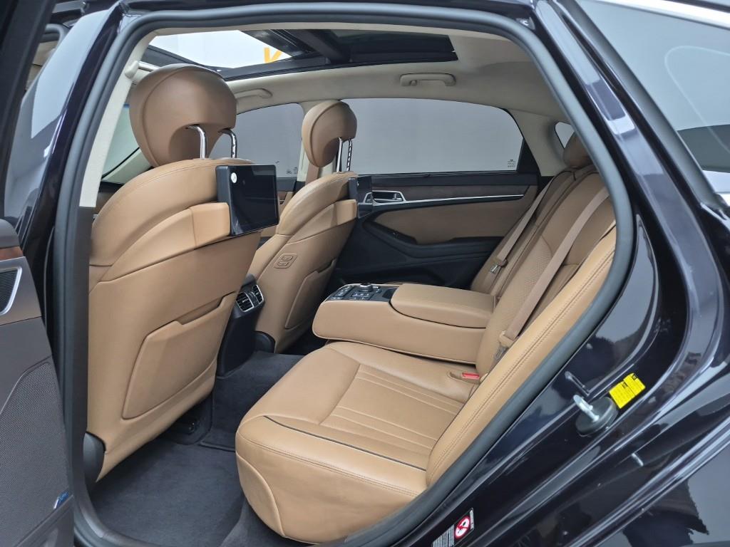 HYUNDAI Genesis - Vista 12