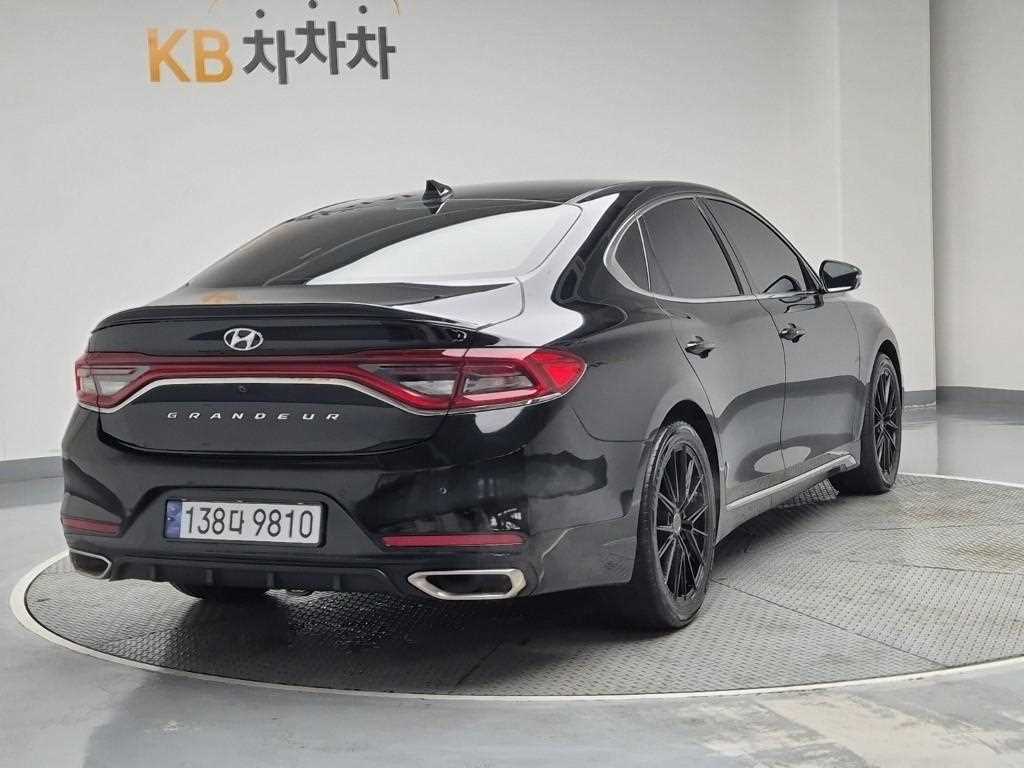 HYUNDAI Grandeur - Vista 3