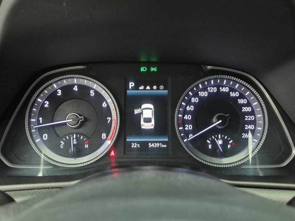 HYUNDAI Sonata - Vista 6