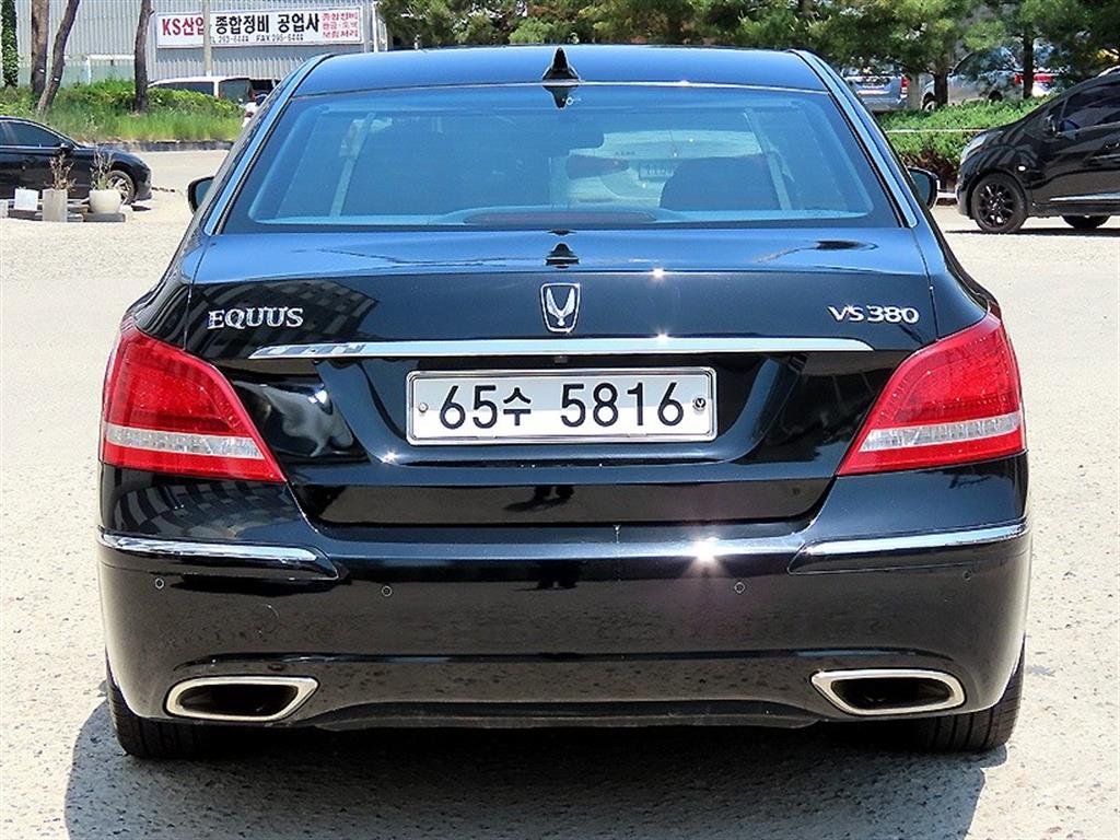HYUNDAI Equus - Vista 4