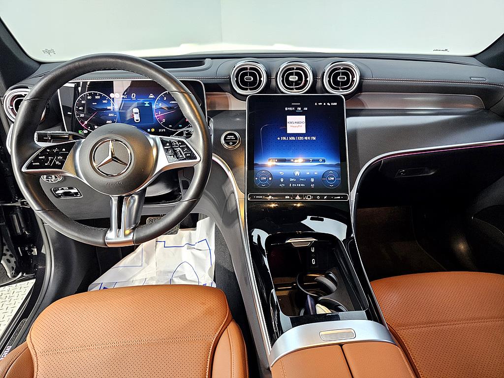 Mercedes Benz GLC Class - Vista 5