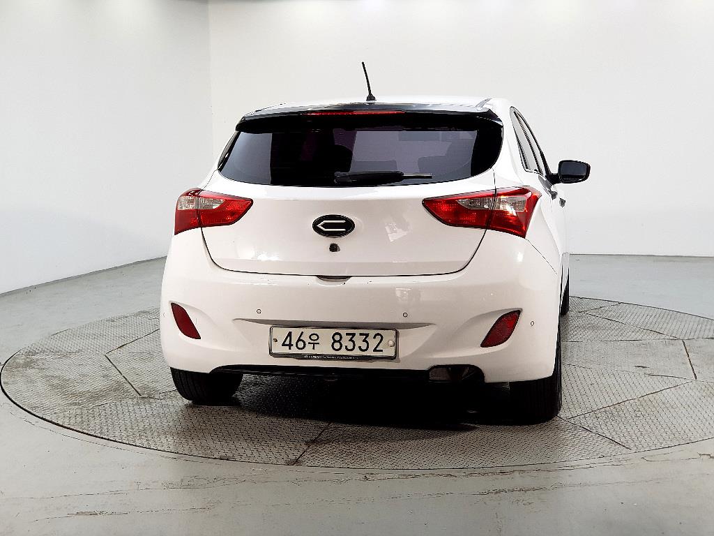 HYUNDAI i30 - Vista 3