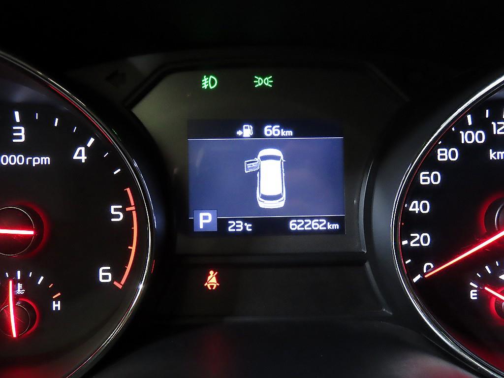 KIA Carnival - Vista 10