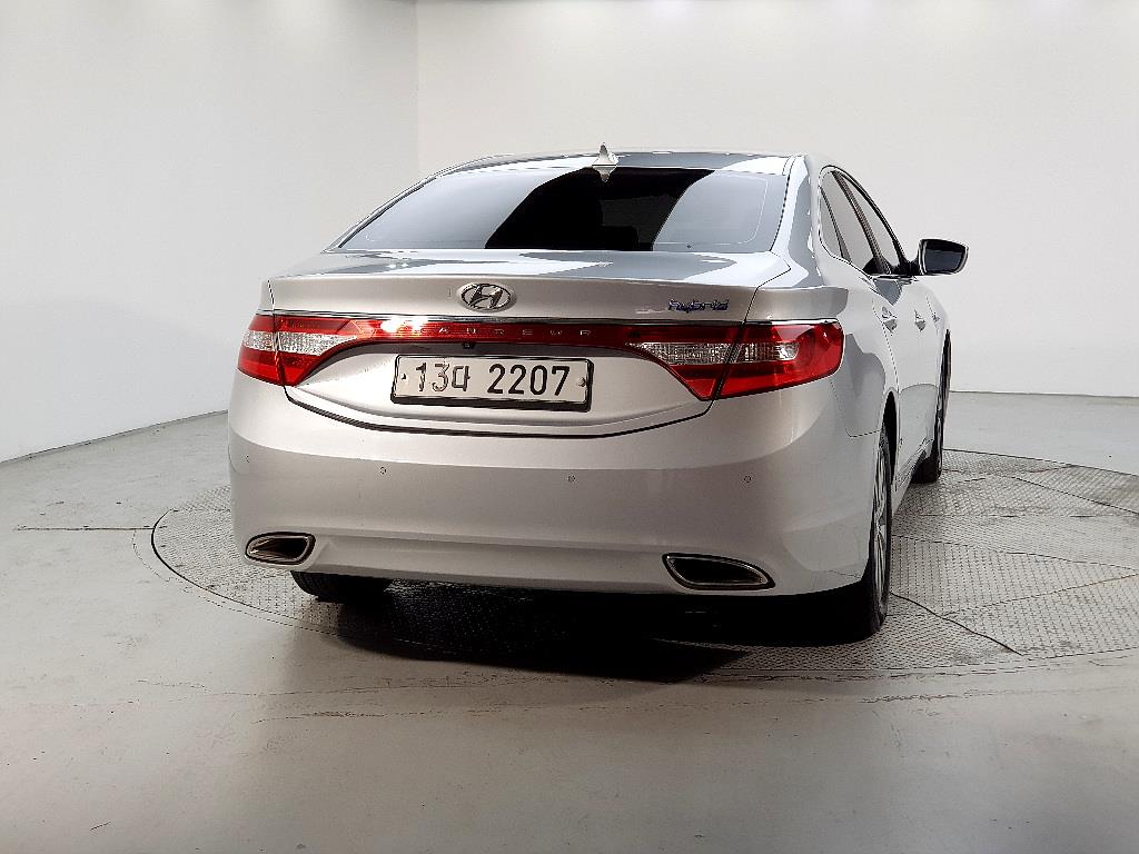 HYUNDAI Grandeur - Vista 3