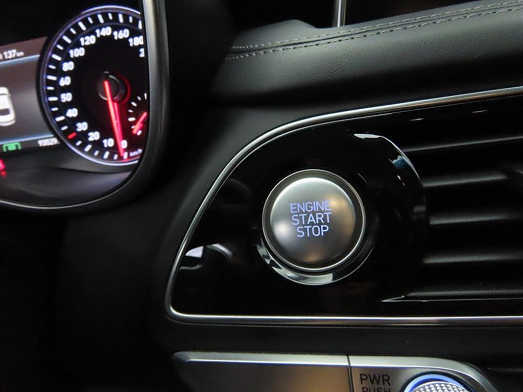 Genesis G70 - Vista 10