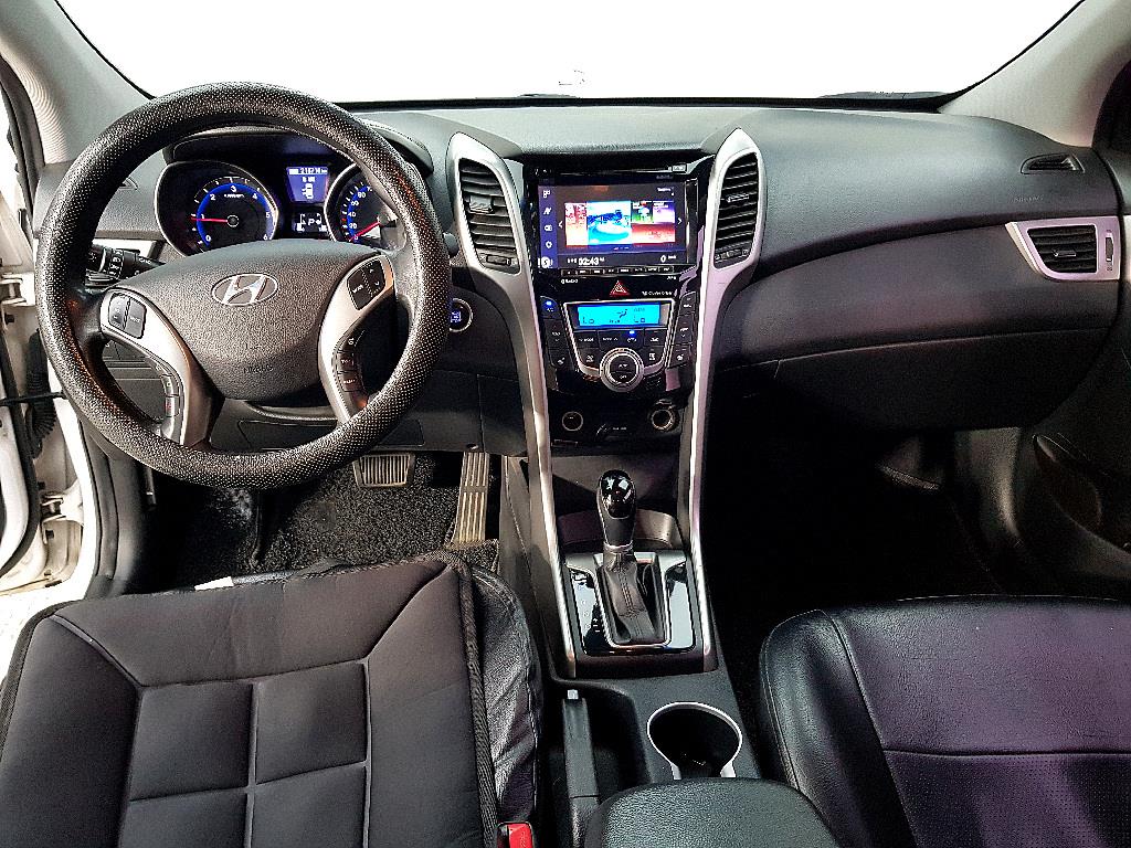 HYUNDAI i30 - Vista 5