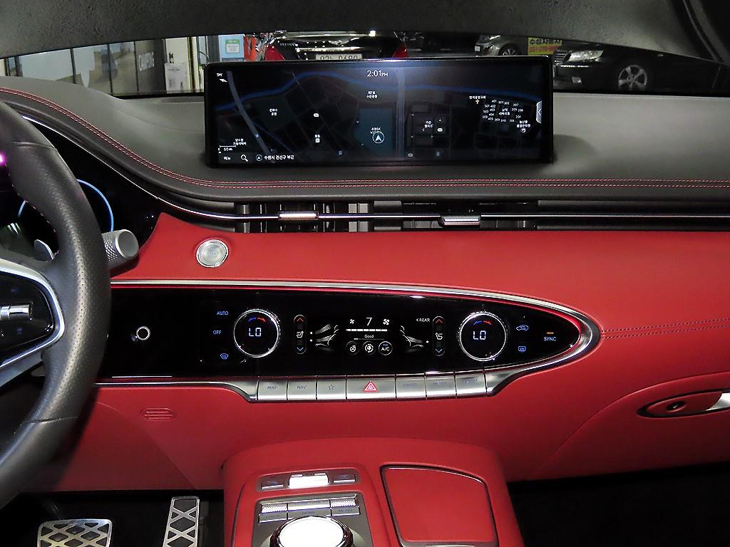 Genesis GV70 - Vista 11