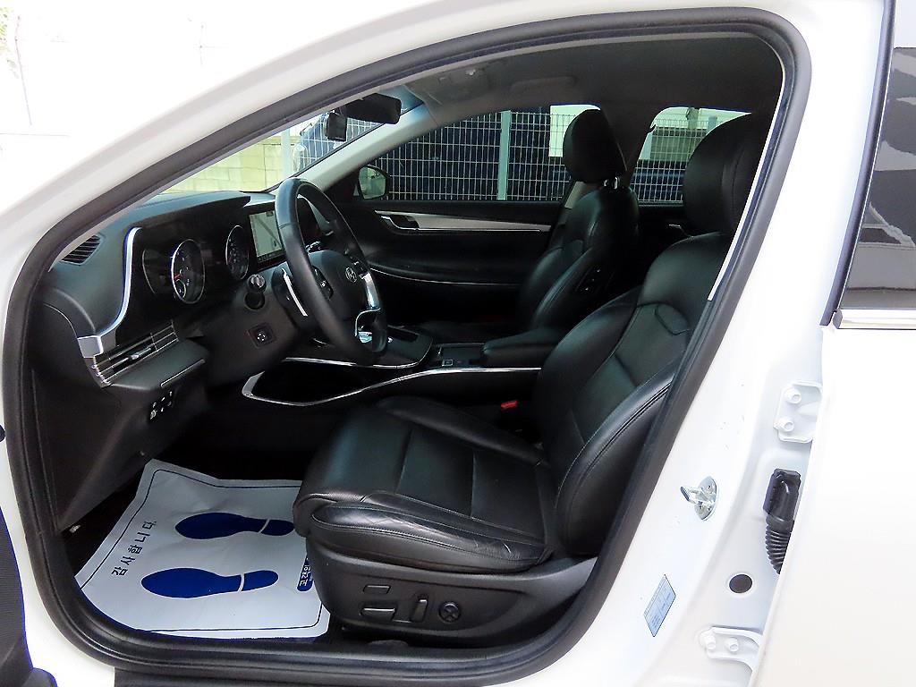 HYUNDAI Grandeur - Vista 5