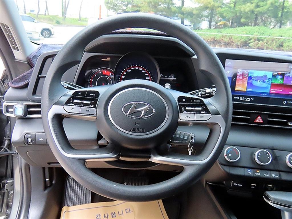 HYUNDAI Avante - Vista 8