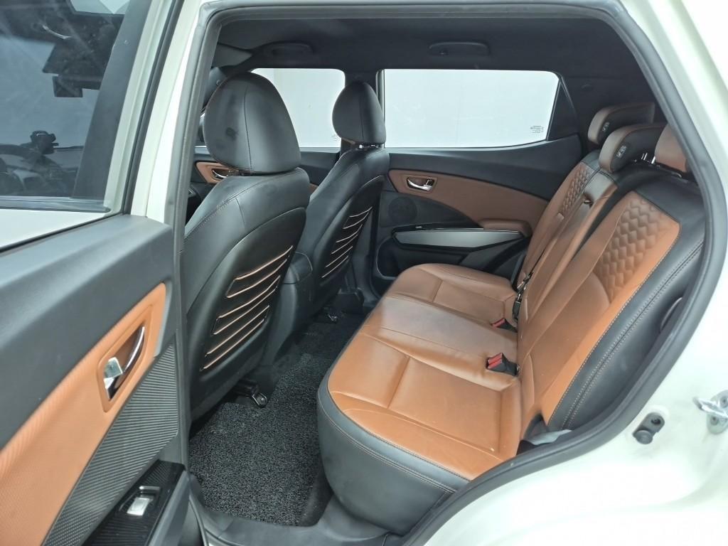Ssangyong Tivoli - Vista 12