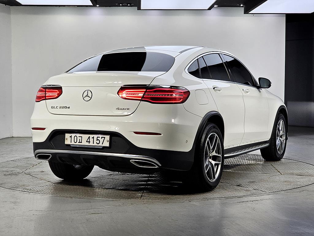 Mercedes Benz GLC Class - Vista 4