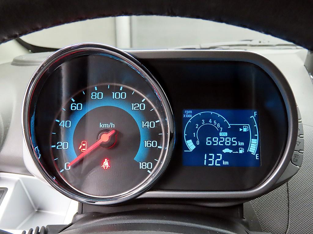 Chevrolet Spark - Vista 8