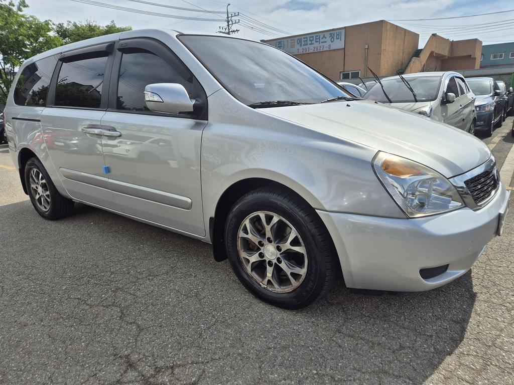 KIA Carnival - Vista 4