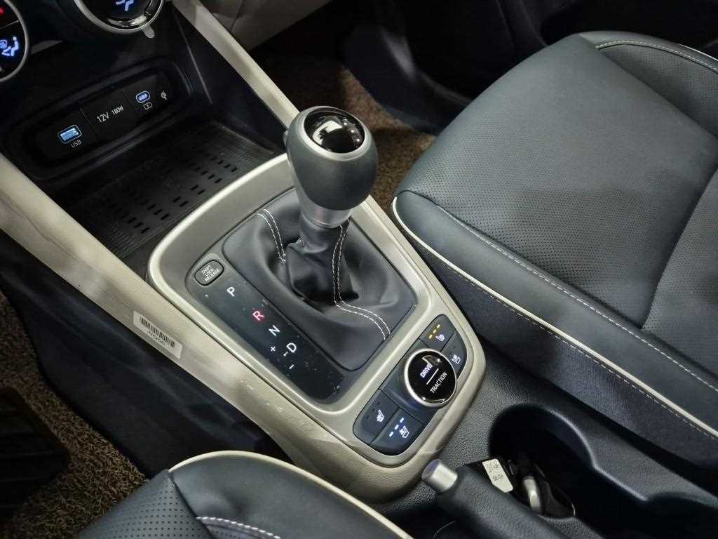 HYUNDAI Venue - Vista 8