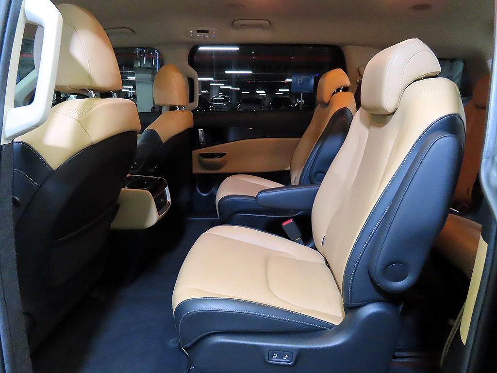 KIA Carnival - Vista 7