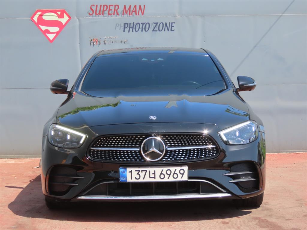 Mercedes Benz E class - Vista 3