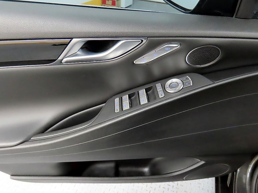 Genesis G80 - Vista 11