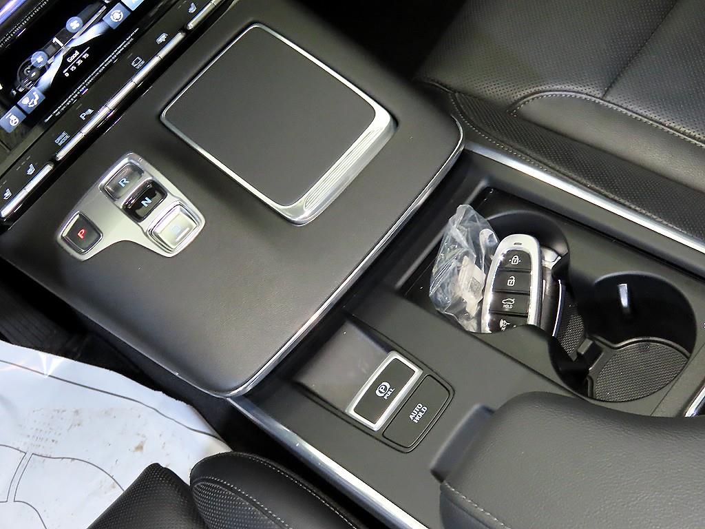 HYUNDAI Grandeur - Vista 12