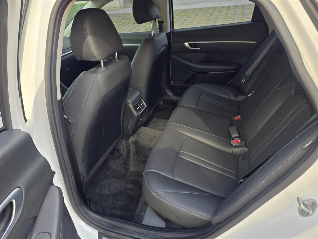 HYUNDAI Sonata - Vista 11