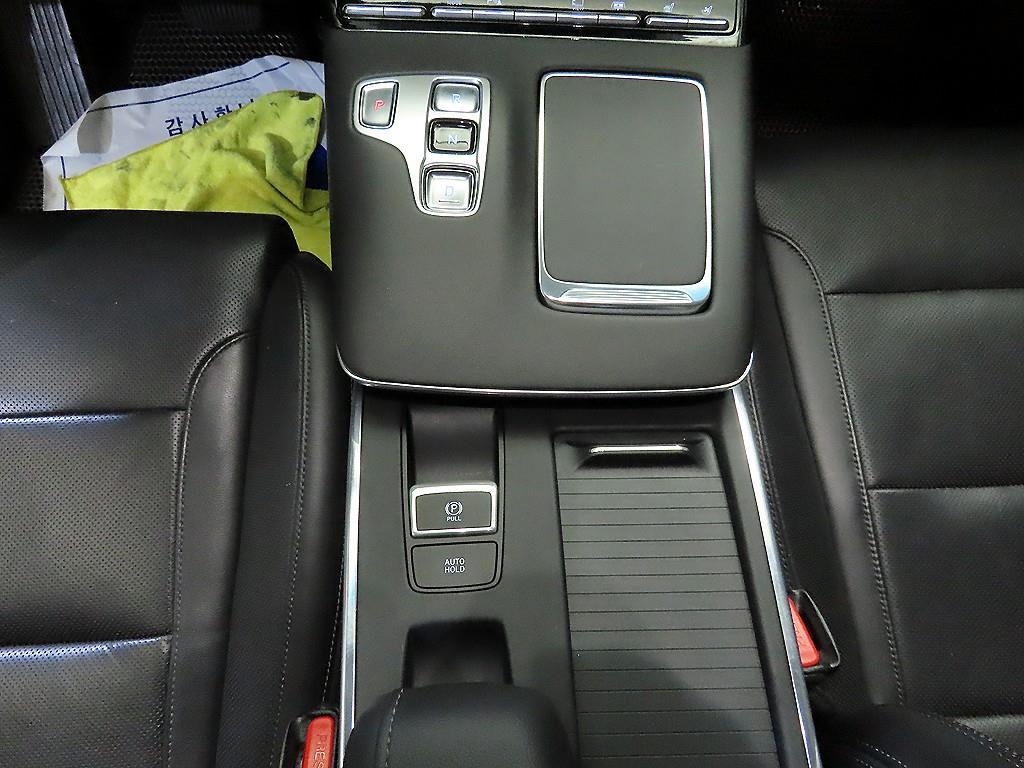 HYUNDAI Grandeur - Vista 12