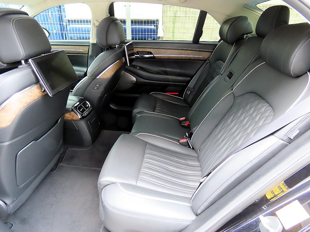 Genesis G90 - Vista 6