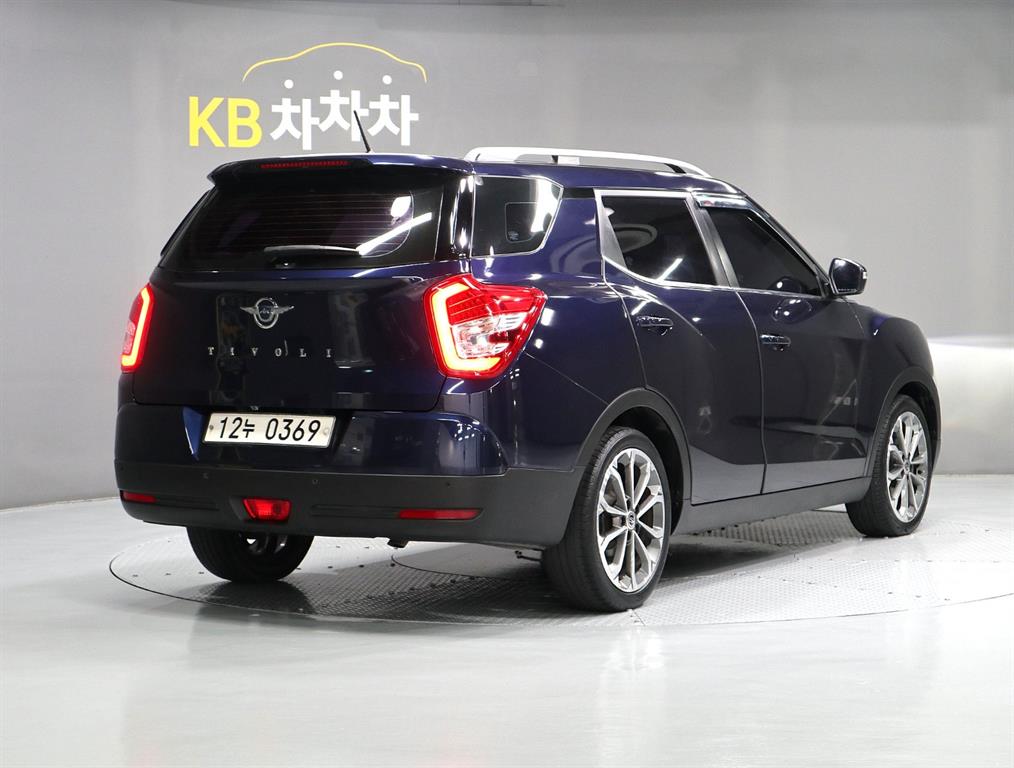 Ssangyong Tivoli - Vista 3