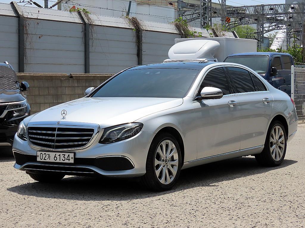 Mercedes Benz E class - Vista 2