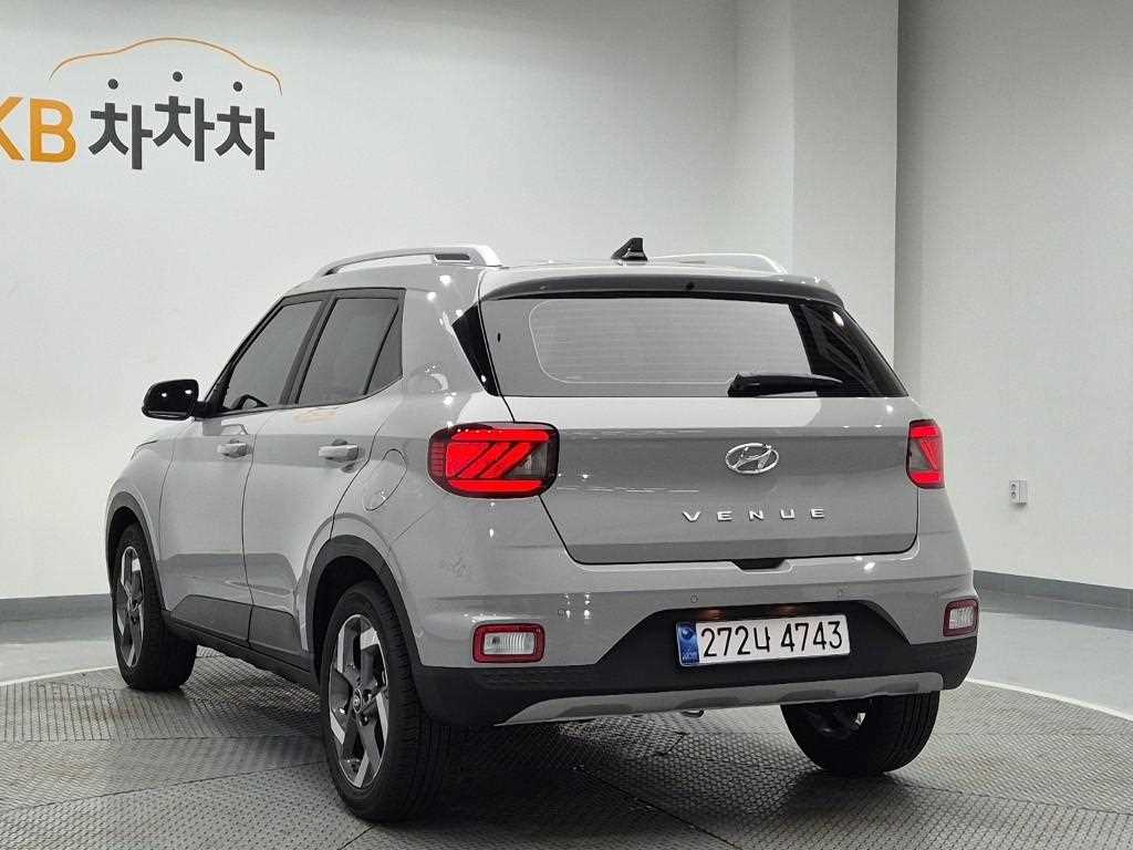 HYUNDAI Venue - Vista 2