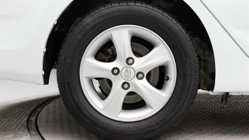 HYUNDAI Accent 2015 Blanco - Importación desde Corea - HF Imports Iquique - Foto 8