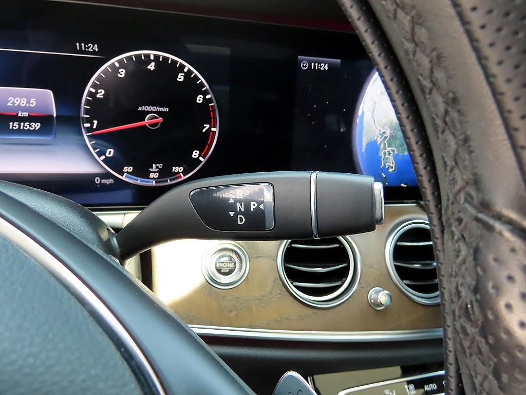 Mercedes Benz E class - Vista 11