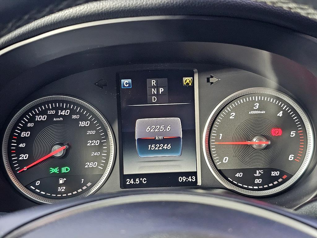 Mercedes Benz GLC Class - Vista 7