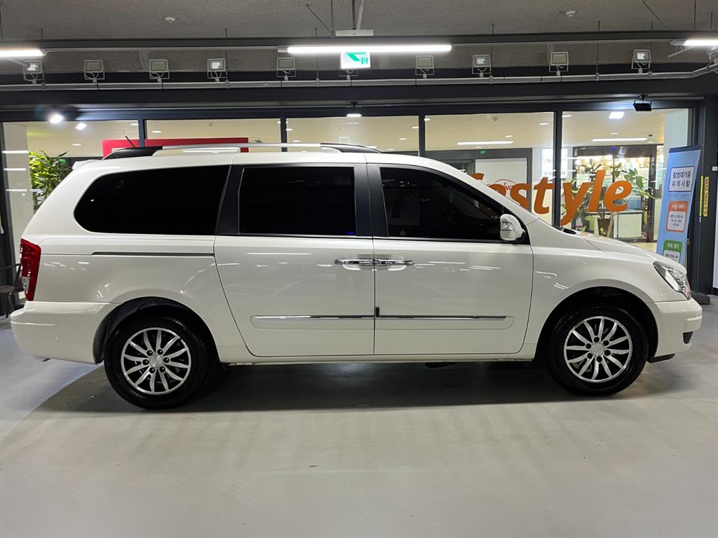 KIA Carnival - Vista 3