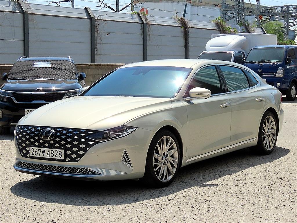 HYUNDAI Grandeur - Vista 2