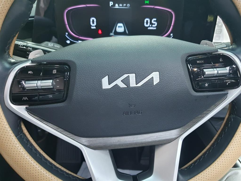 KIA K8 - Vista 8