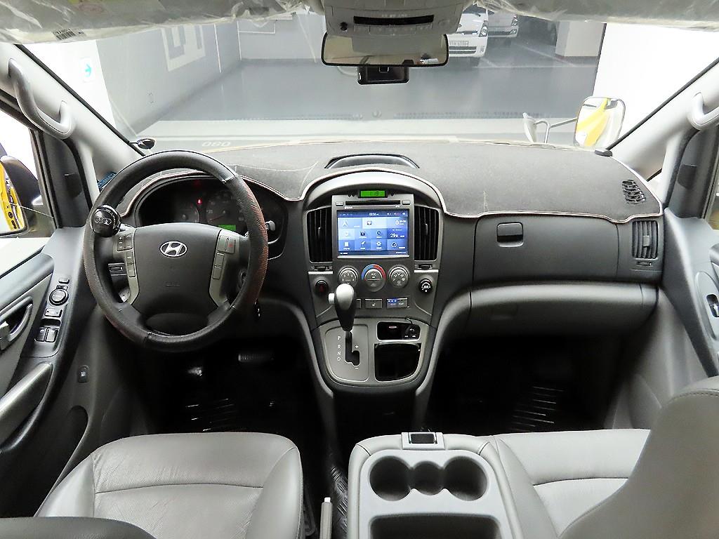 HYUNDAI Starex - Vista 8