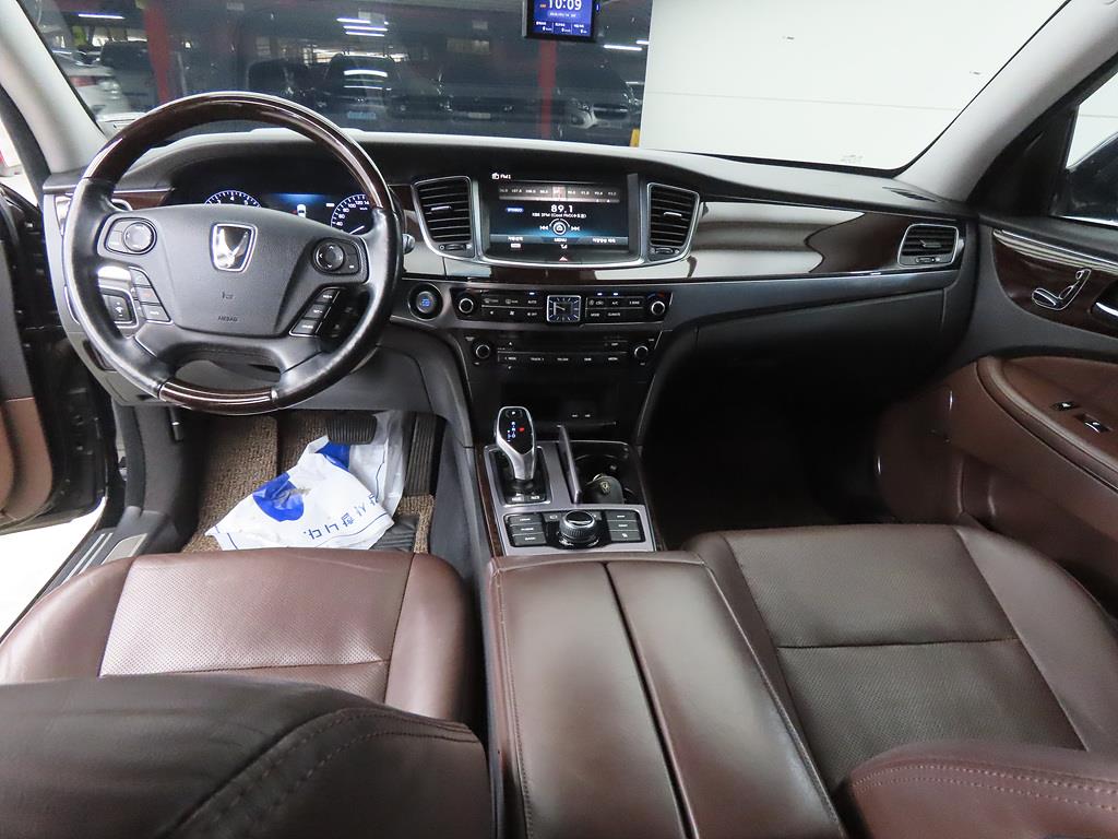 HYUNDAI Equus - Vista 7