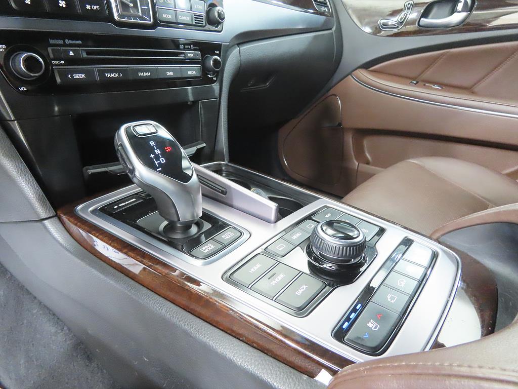HYUNDAI Equus - Vista 11