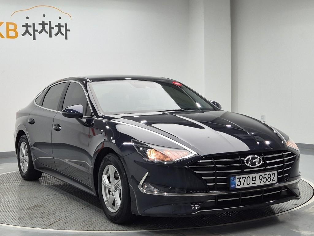 HYUNDAI Sonata - Vista 4