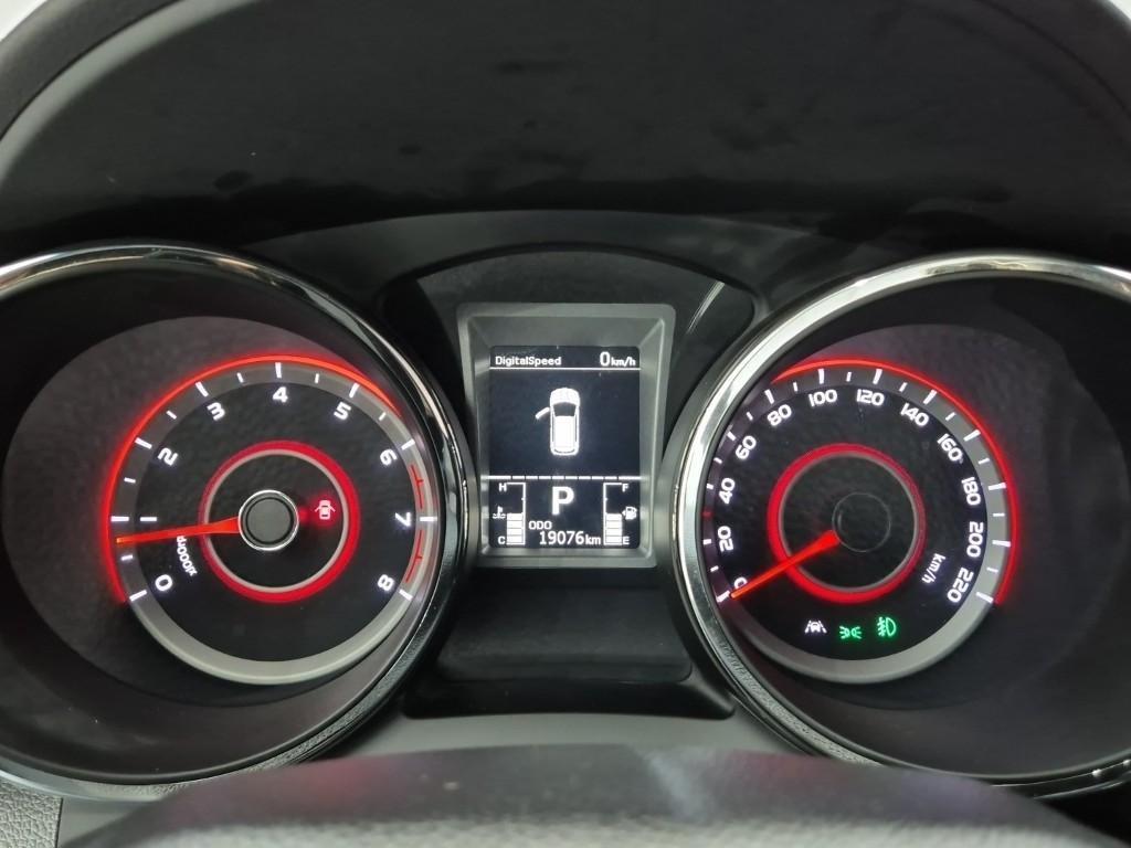 Ssangyong Tivoli - Vista 9