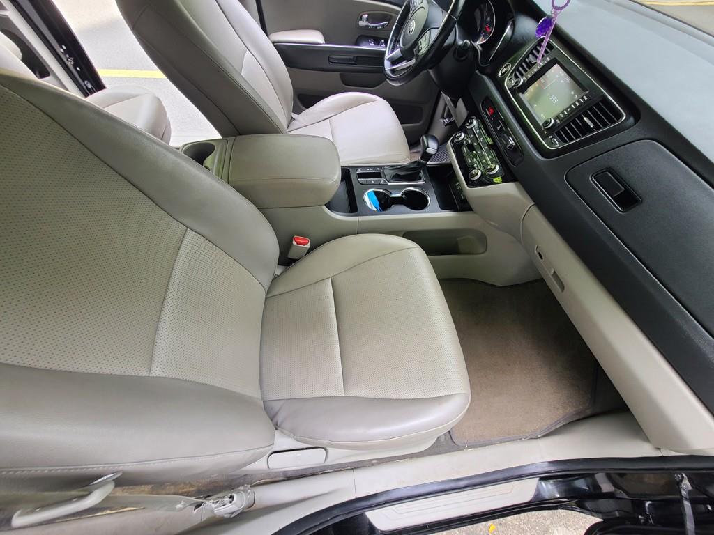 KIA Carnival - Vista 10