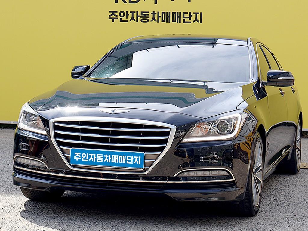 HYUNDAI Genesis - Vista 3