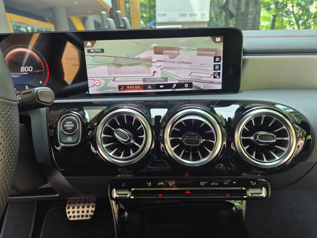 Mercedes Benz CLA Class - Vista 11