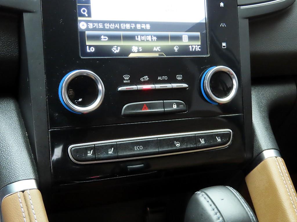 SAMSUNG QM6 - Vista 9
