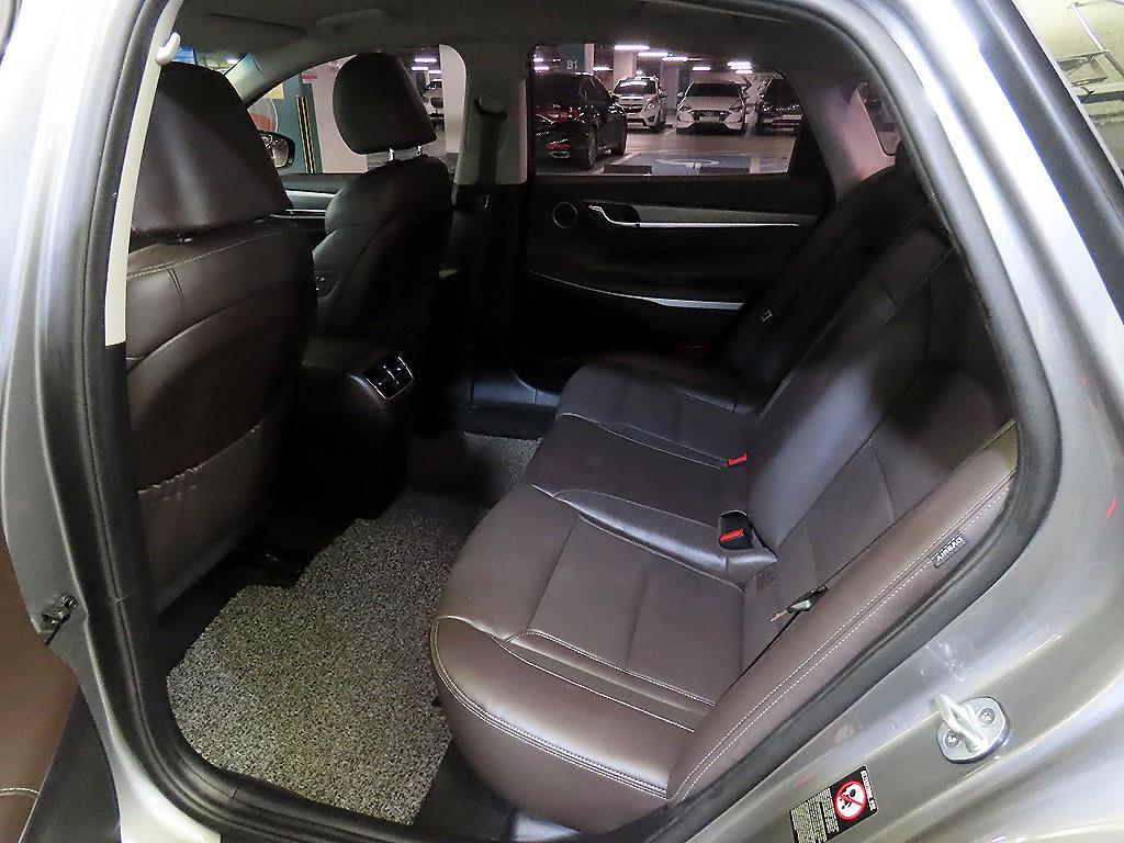 HYUNDAI Grandeur - Vista 7