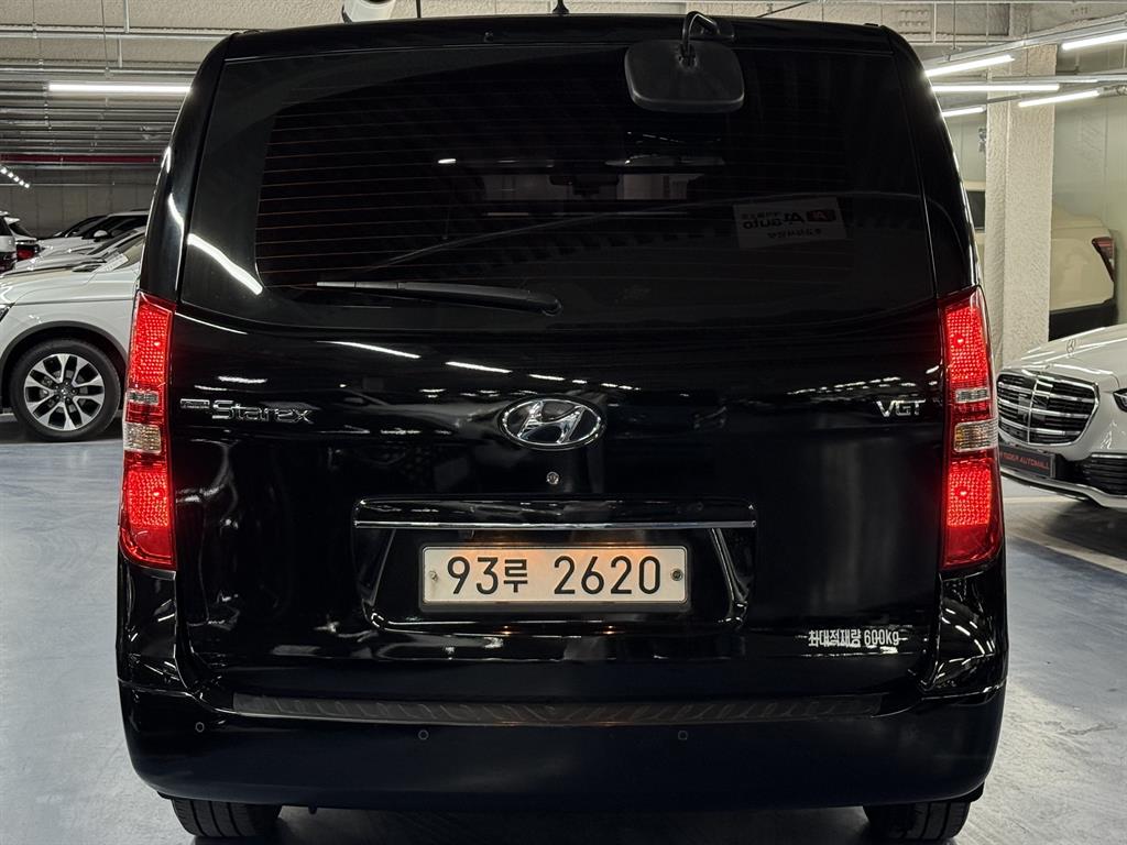 HYUNDAI Starex - Vista 4